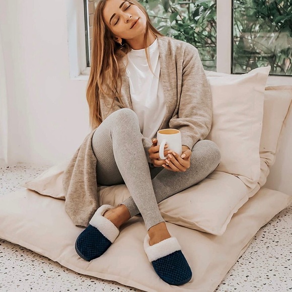 NEW NEW ULTRA IDEAS Slippers Size Large 9-10 - Picture 1 of 6